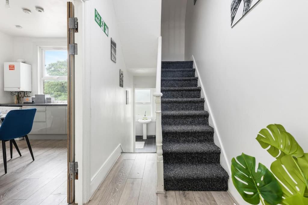 Cosy 3 Bed Flat 15mins To Kings Cross Apartament Londra